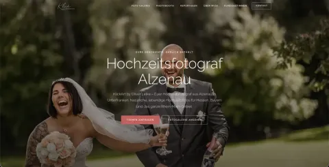 Startseite von KlickArt mit großformatiger Hochzeitsfotografie und Anfragewegen